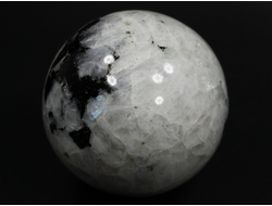 Шар Лунный камень, Турмалин чёрный (шерл), Индия (55 мм, 240 г) №35327