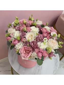 Букет в шляпной коробке микс цветов M