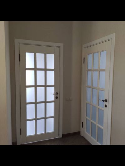 ЙОШКАР-ОЛА. МАССИВ СОСНЫ. КЛАССИКА (АНГЛИЙСКАЯ РЕШЕТКА)  ЭМАЛЬ БЕЛАЯ, ПОЛОТНО ОСТЕКЛЕННОЕ (ФАЛЬШФАЦЕТ)