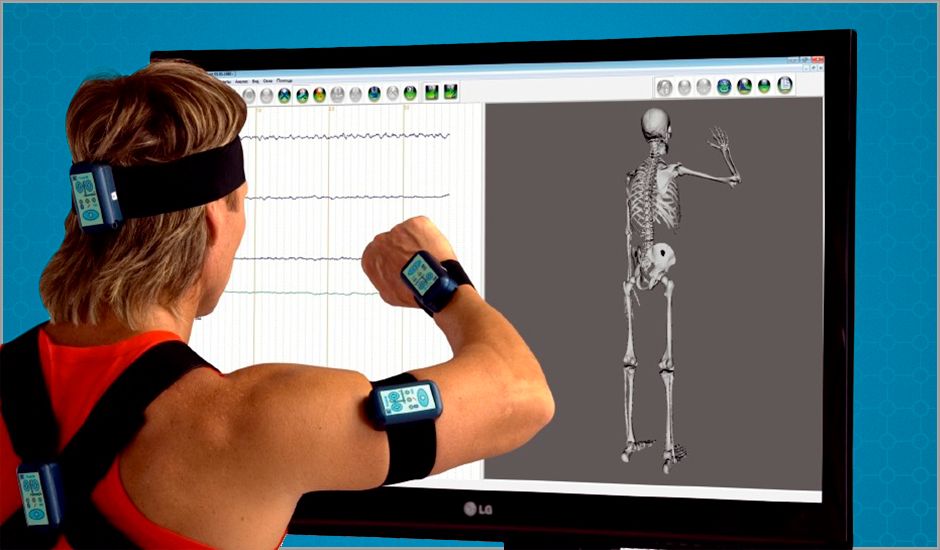 Контроль движения людей. Контроль движения людей. Изображение с камеры видеонаблюдения. Контроль движения людей. Маркерная система motion capture.