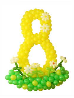 Цифра "8" на полянке