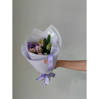 Букет цветов на 8 марта № 748