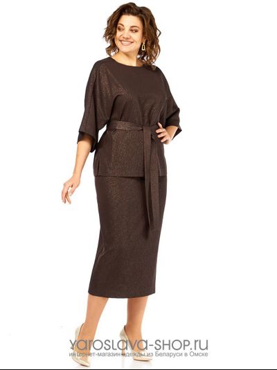 Женский юбочный костюм из шелковистой ткани в коричневом цвете