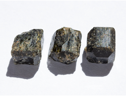 Вилуит, кристалл, в ассортименте, Якутия (9-11 мм, 1,3-1,6 г) №18718