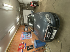 Замена лобового стекла с датчиком дождя Audi Q5