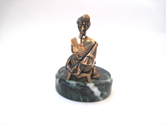Бронзовая статуэтка "Девушка с флейтой"