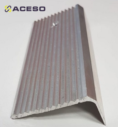 Алюминиевый угловой порог ау-44х23 противоскользящий с рифлением