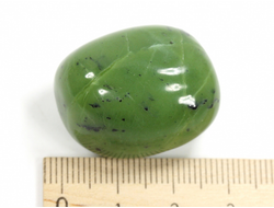 Нефритовый жад, галтовка, Канада (26*21*18 мм, 20 г) №35154