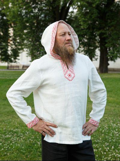 Льняная рубашка с капюшоном "Солнце"