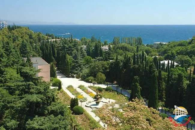парк санатория Алуштинский