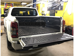 Защитный пластиковый вкладыш в кузов для нового пикапа Mitsubishi L200 2015-2019+ года под борта