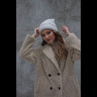 Белая женская шапка с отворотом и стразами Vizio Италия 8007 CRY