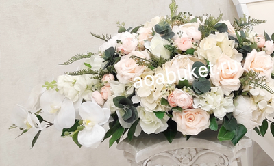 Роскошный букет в кремовых тонах - Восхищение № УНС040 - Заказать +7(916)493-92-18