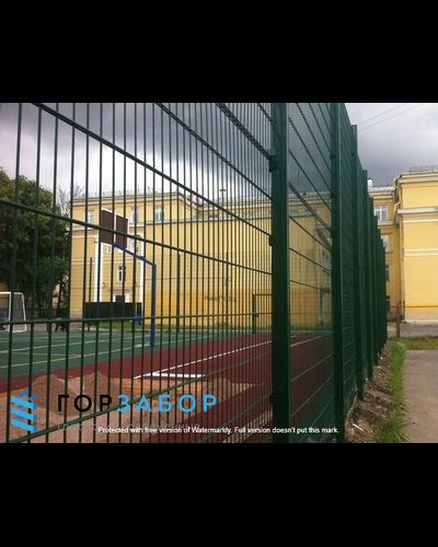 Спортивное оцинкованное ограждение из 2D панелей высота 4м
