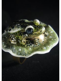 "Крылатая Мара, царевна Туманной топи", фэнтези-кольцо с жемчугом и лягушкой