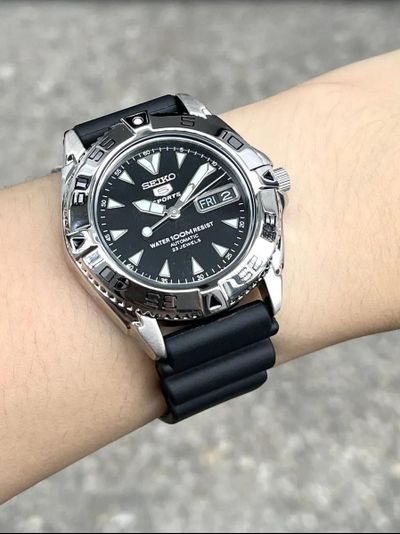 Наручные часы Seiko SNZB33J2