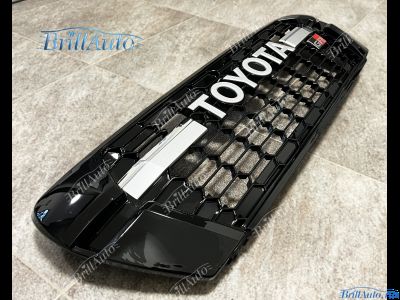 Решетка Toyota Land Cruiser 200 2007-2015 в стиле 300 GR Sport