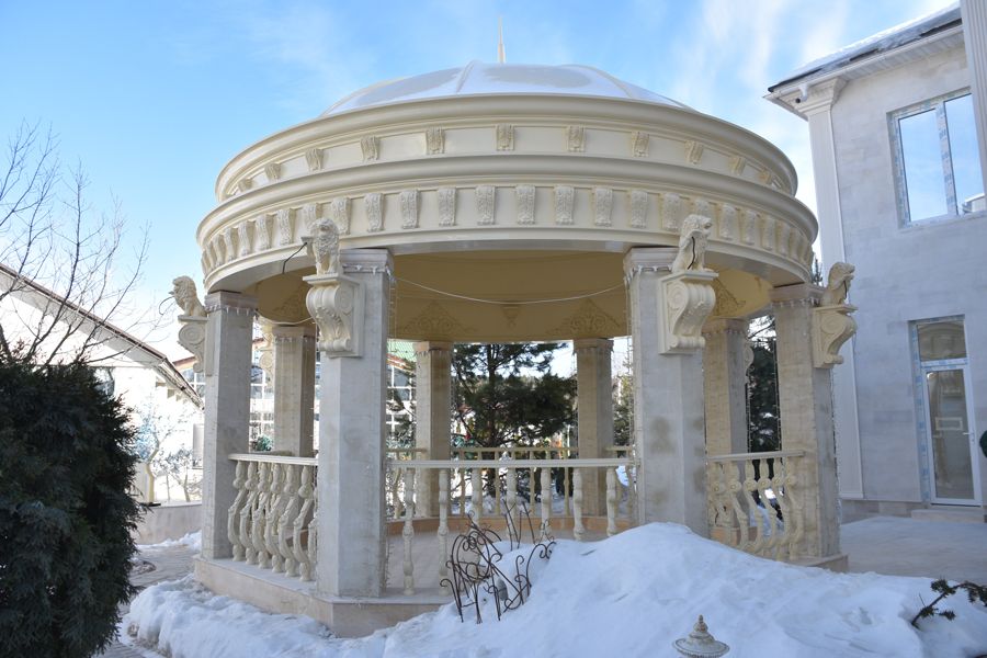 Ротонда из композитного материала для участка дома