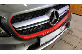 Немного винила на мордочку Mercedes-Benz GLA 45 AMG.