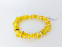 Браслет взрослый на резинке из белого янтаря