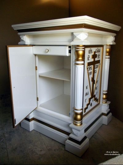 Жертвенник белый с золотом