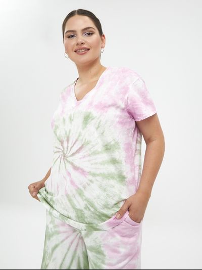 Стильная футблолка для полных женщин