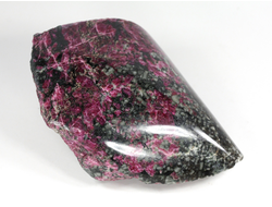 Эвдиалит малиновый, Эгирин, Микроклин, полировка, Россия, Кольский п-ов, Хибины (80*66*42 мм, 286 г) №36119