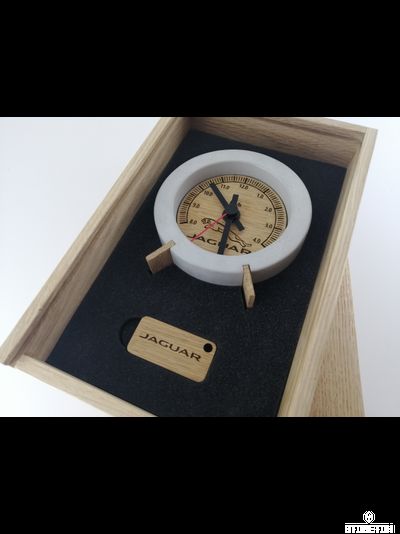 Часы настольные CIRCLE