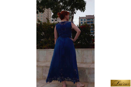 Платье с вышивкой на шелке