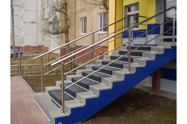 ОГРАЖДЕНИЯ (ПЕРИЛА) ИЗ НЕРЖАВЕЮЩЕЙ СТАЛИ