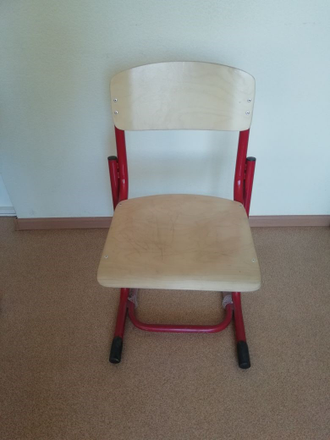 Стул ученический регулируемый