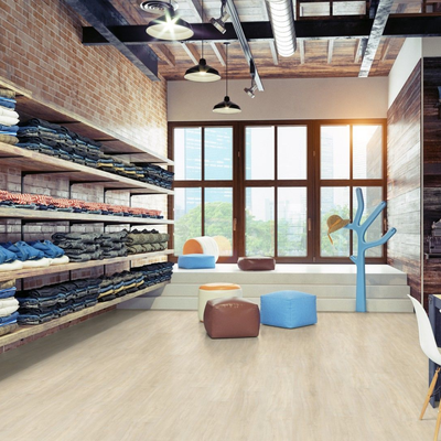 Виниловый пол Wineo 400 Wood XL Silence Oak Beige DB00124 в интерьере магазина