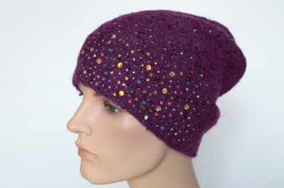 vyazanaya-shapka-strazy-svarovski-vizio-italiya-6917-cl-fuksiya