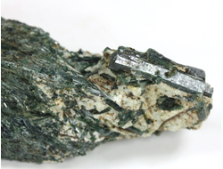 Актинолит в белом тальке, необработанный, дикий образец, Россия, Северный Кавказ, КЧР (55*21*22 мм, 38 г) №37766