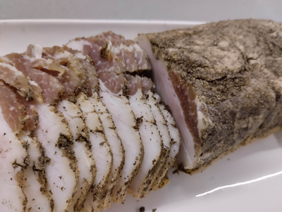 Сало с черным перцем и чесноком | ферма СытникЪ