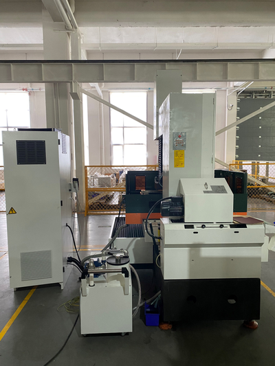 Проволочно-вырезной электроэрозионный станок