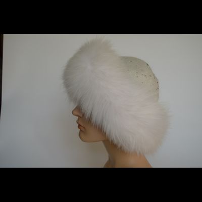Белая шапка с меховой отделкой Vizio Италия 8058 CCP  V