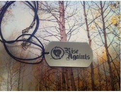 Кулон "Rise Againts" в форме жетона, серебристый