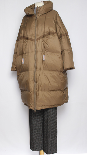 Пуховик дутый "Стропы" удлинённый бежевый до р.54