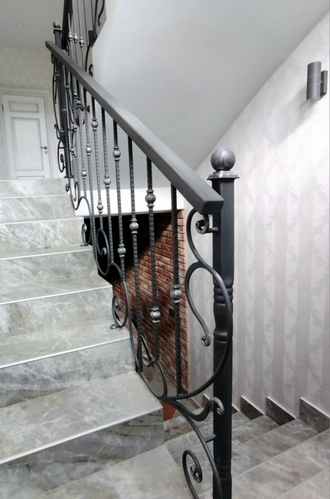 Кованые перила с виноградной лозой -Арт 019