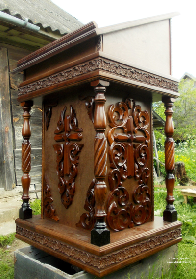 Часть резного аналоя