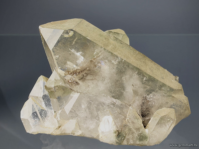 Горный хрусталь с включениями хлорита. Северная Осетия. 58*50*45мм.