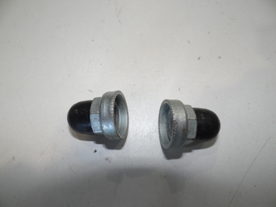 Гайки переднего колеса