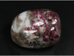 Турмалин розовый в кварце, галтовка, Бразилия (26*20*16 мм, 15,2 г) №35109