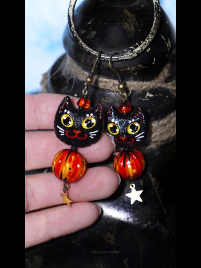 "Советники звёзд", серьги-талисманы с желтоглазыми котиками