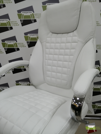 Офисное кресло для руководителей DOBRIN CHESTER, цвет белый