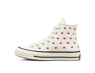 Converse valentine's day 2019 top