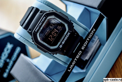 Часы Casio G-Shock GW-M5610BWD20-1ER