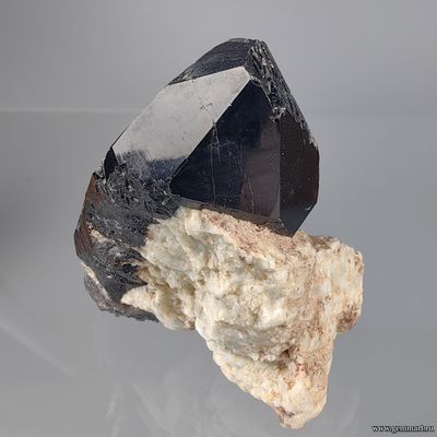 Морион (разн. кварца) на полевом шпате. Казахстан. 69*40*40мм