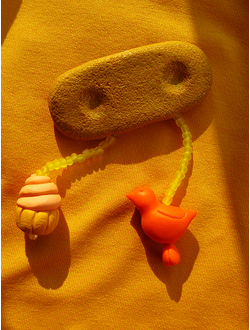 Печенюшка и Пичужка. Необычная брошь с птичкой и печенькой из термоглины